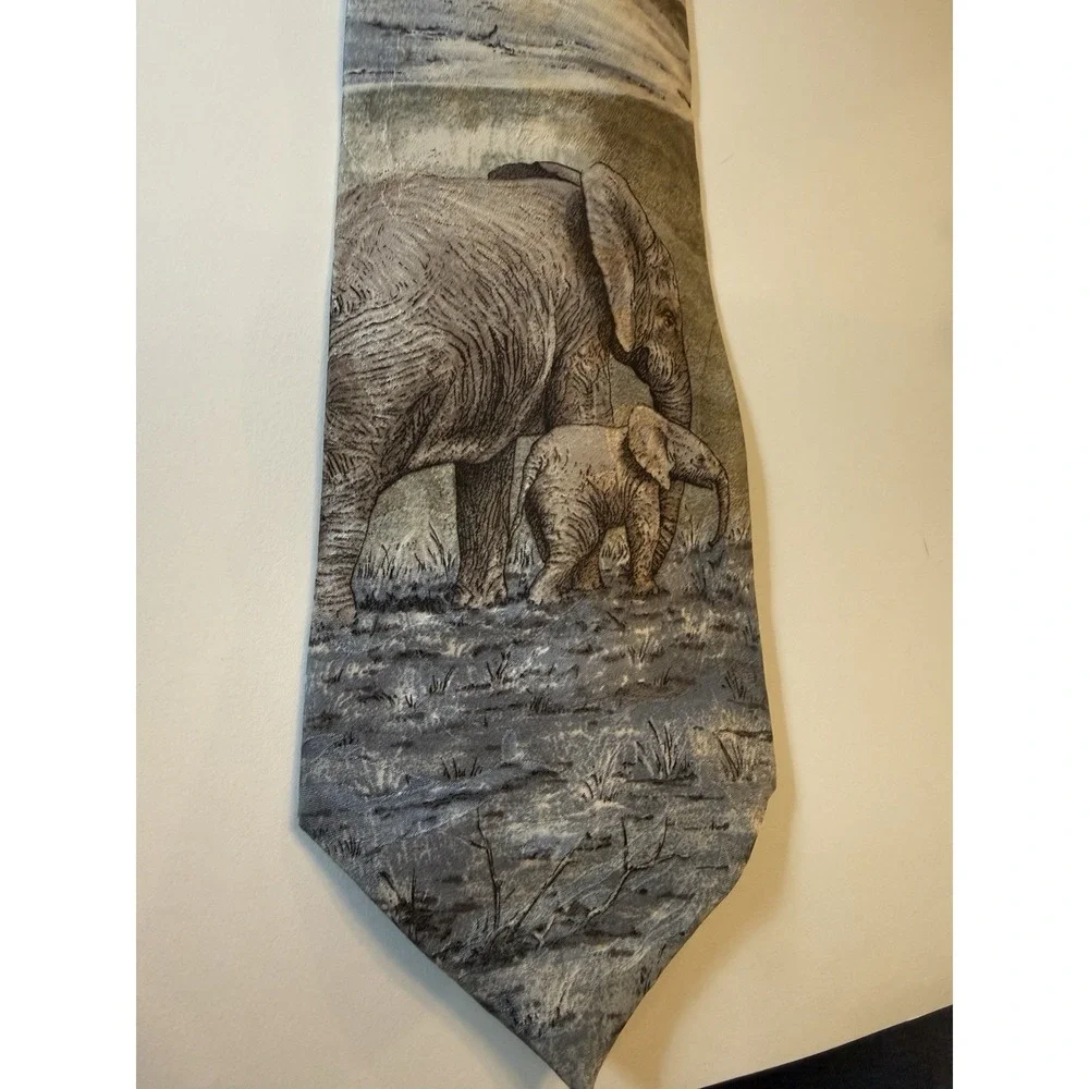 Endangered‎ Species Elephant Tie